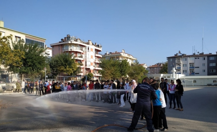 Erdek öğrencilere yangın eğitimi verildi