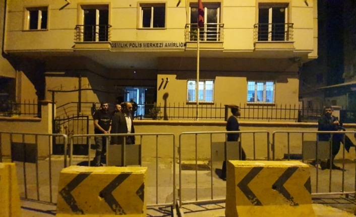 Gemlik’te Belediyenin camını kıran zanlı tutuklandı