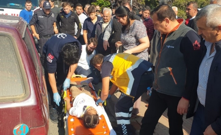 İlkokul öğrencisine yaya geçidinde otomobil çarptı
