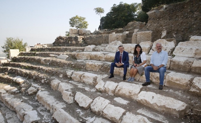 "İzmir’i dünyaya açacak büyük bir çalışma yapılıyor"