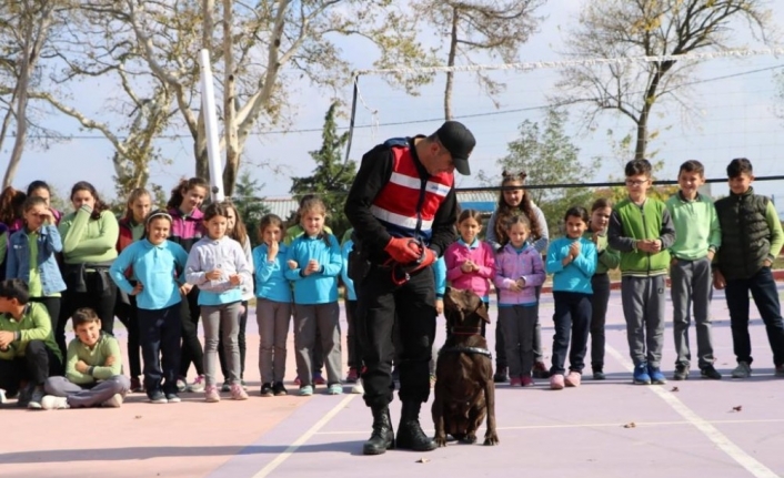 Jandarmadan öğrencilere trafik eğitimi