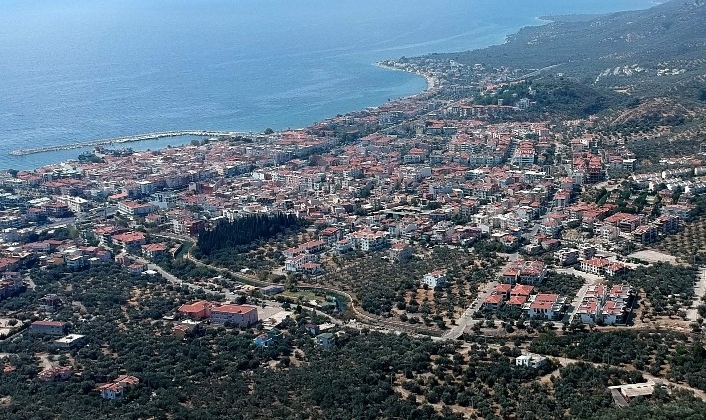 Buna devletin dur demesi isteniyor. Kazdağları’nda villa yapımı için 2,5 milyon zeytin ağacı kesildi, acı tablo havadan görüntülendi