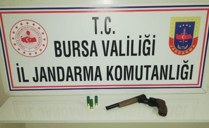 Şüpheli hareketleri ele verdi