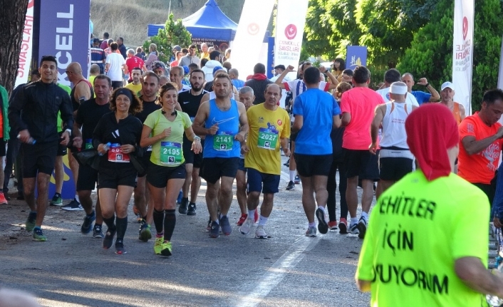 Turkcell Gelibolu Maratonu ’Adımlar Fidana’ sloganıyla koşuldu