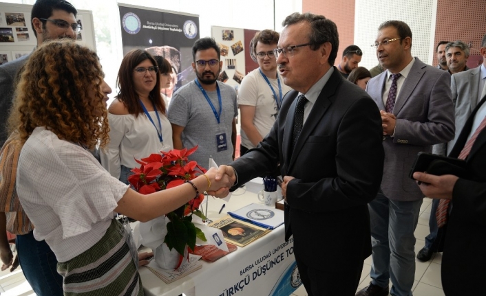 Yeni öğrenciler üniversiteyi “oryantasyon” ile tanıyor