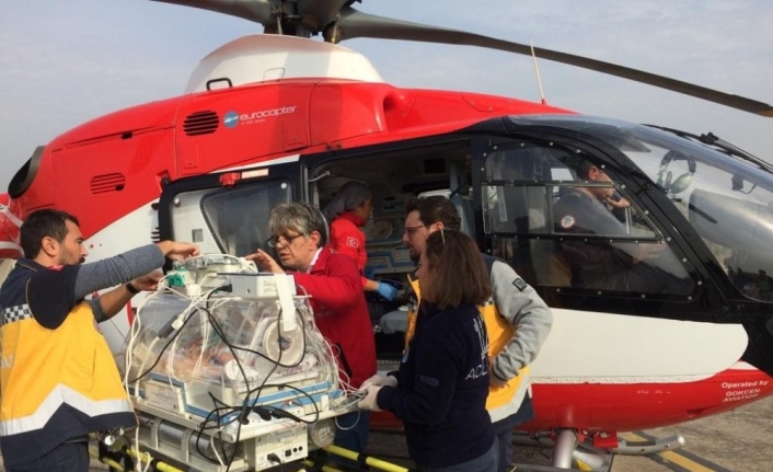 Ambulans uçak prematüre bebek için havalandı