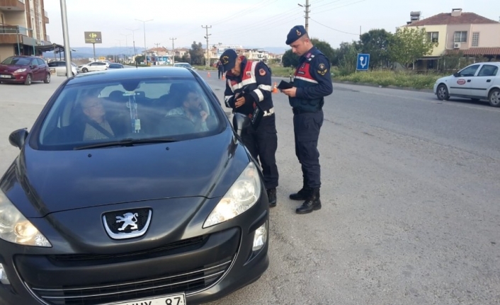 Balıkesir’de jandarma 42 aranan kişiyi yakaladı