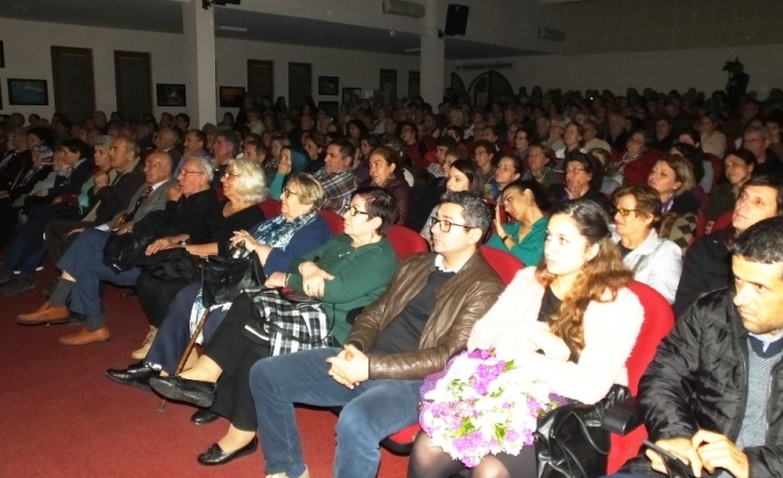 Balıkesir’de kadınlar kendi yazdıkları oyunla şiddete hayır dedi