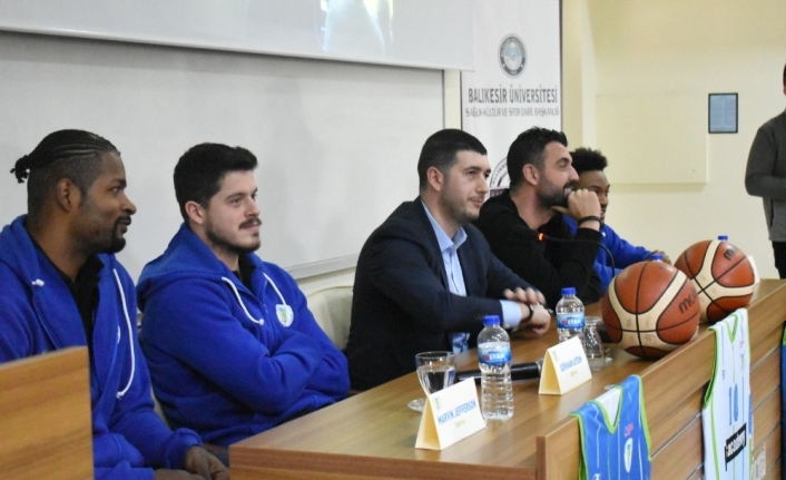 BAÜN’de şampiyon Büyükşehir sesleri