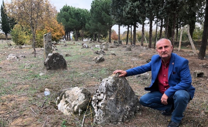 Bu köyün her yerinden tarihi mezar fışkırıyor