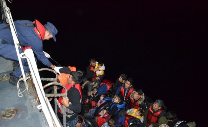 Çanakkale açıklarında 51 düzensiz göçmen yakalandı