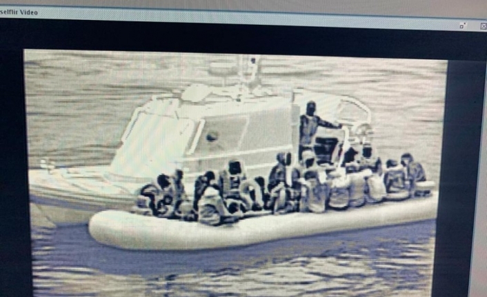 Deniz Kuvvetleri tespit etti, Sahil Güvenlik yakaladı