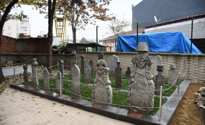 İnegöl Belediyesi’nin kurucu başkanına anıt mezar yapıldı
