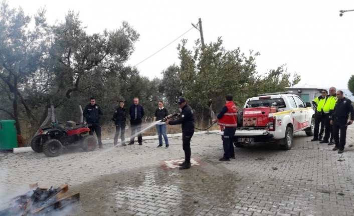İtfaiyeden emniyet personeline yangın eğitimi