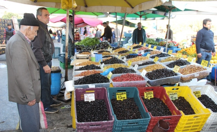 İzmir’de 09.05’te hayat durdu