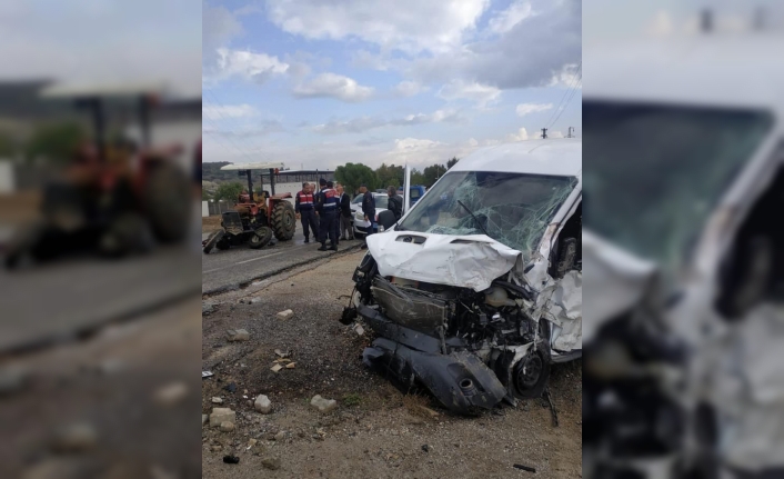 İzmir’de feci kaza: 1 ölü, 1’i ağır 3 yaralı