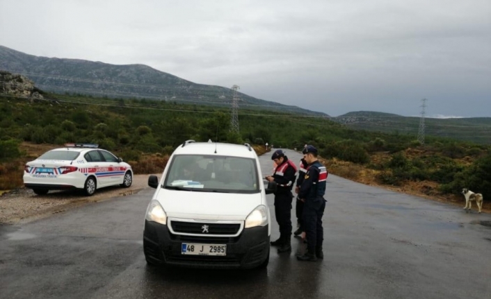 İzmir’de jandarmadan huzur operasyonu: 18 kişi yakalandı