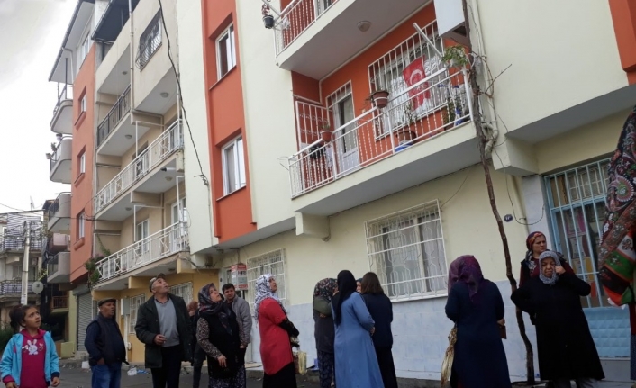 İzmir’de korkunç cinayet: Eşini baltayla öldürdü