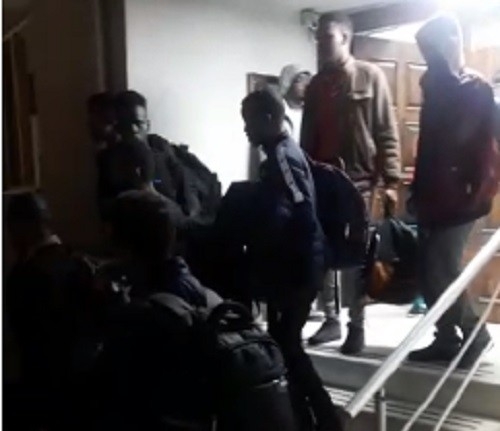 İzmir’de operasyon: 22 düzensiz göçmen yakalandı