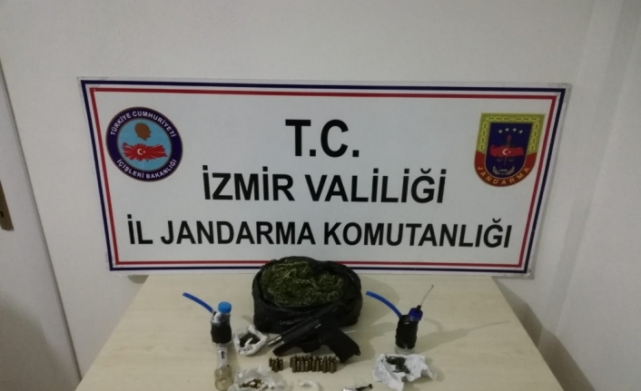 İzmir’de tekel bayiye uyuşturucu baskını