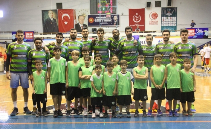 Kitap veya kırtasiye getirene basket maçı bedava