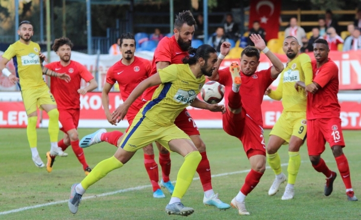 TFF 1. Lig: Menemenspor: 1 - Ümraniyespor: 0
