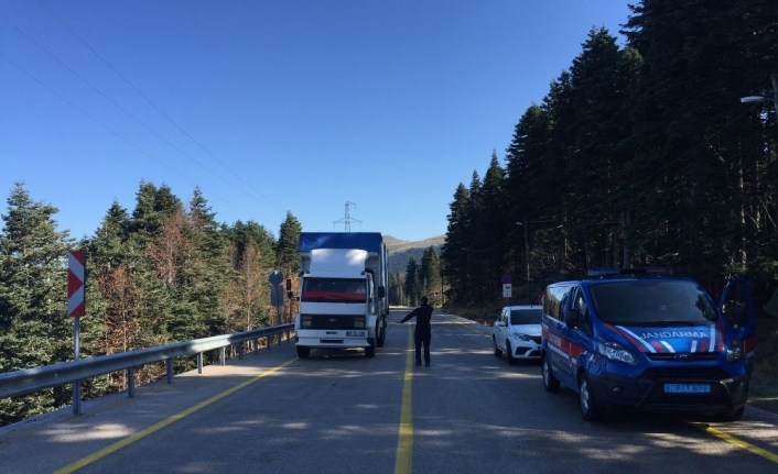 Uludağ’a kar yağdı, sezonun ilk kar kazasında 4 kişi yaralandı