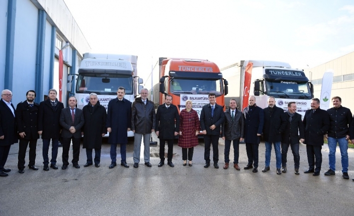 Arnavutluk’a 3 yardım TIR’ı