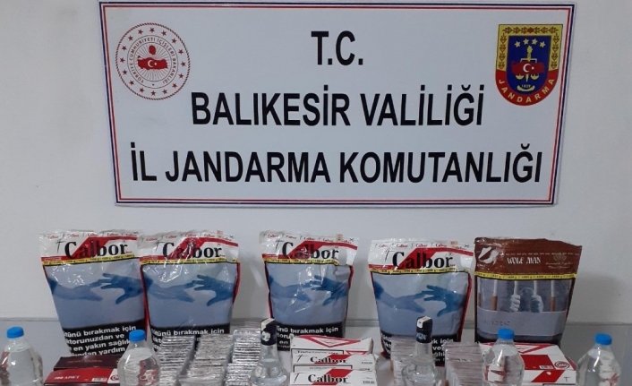 Balıkesir’de jandarma aranan 27 kişiyi yakaladı