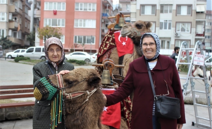 Bursa sokaklarına develer indi