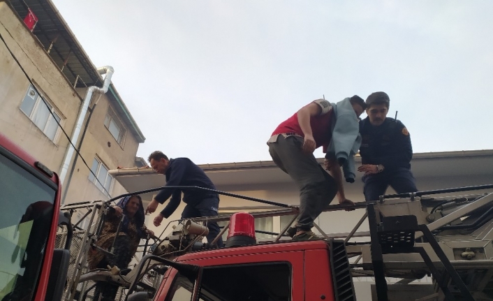 Bursa’da can pazarı... Alevler içinde kalan 3’ü çocuk 10 kişi kurtarıldı