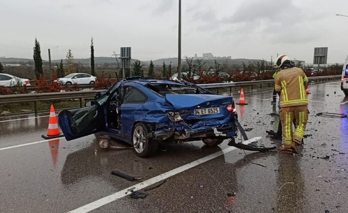 Bursa’da otobanda su birikintisi faciası...Lüks otomobil sürücüsü sıkışarak öldü