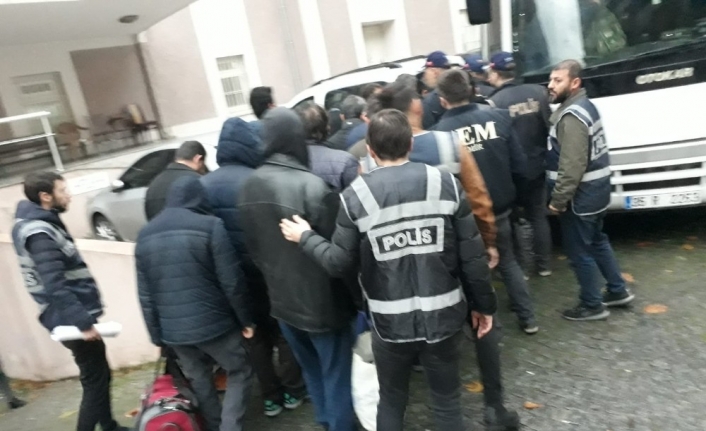 Dev FETÖ operasyonunda gözaltına alınan 67 şüpheli adliyede