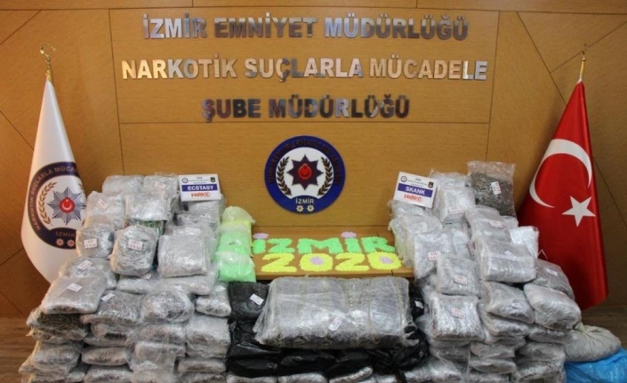 Emekli memurun evinden 258 kilo skunk ile 43 bin uyuşturucu hap çıktı