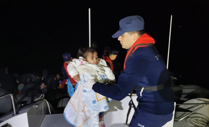 İzmir’de 38’i çocuk 75 düzensiz göçmen yakalandı
