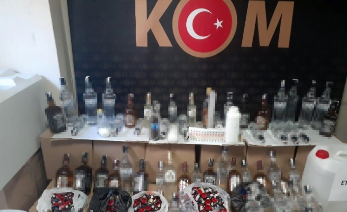 İzmir’de bin 251 litre sahte içki ele geçirildi, 7 kişi gözaltında