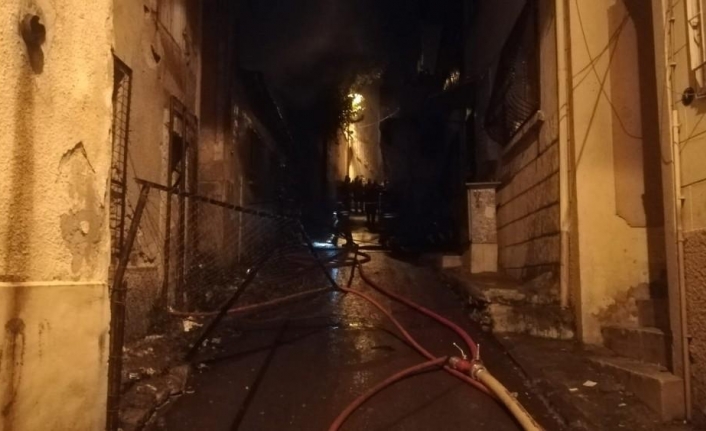 İzmir’de ev yangını: 1 ölü