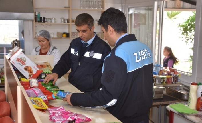 İzmir’deki okul kantinlerinde şırınga çikolata denetimi