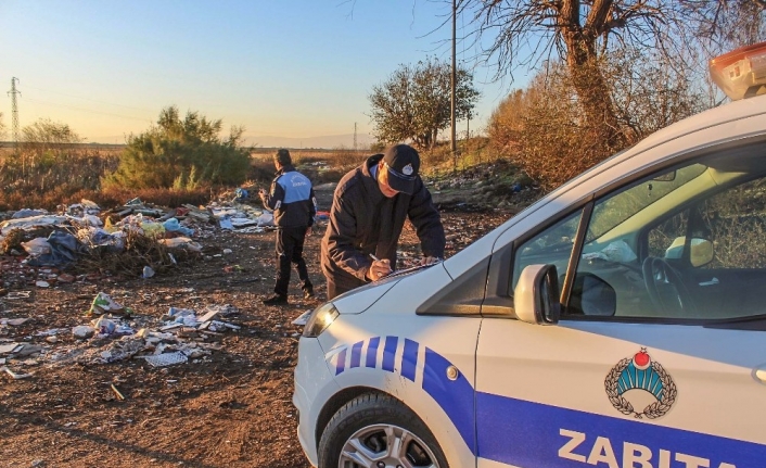 Karacabey Belediyesi’nden molozla mücadele