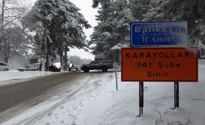 Kazdağları’nda kar yağışı hayatı olumsuz etkiliyor