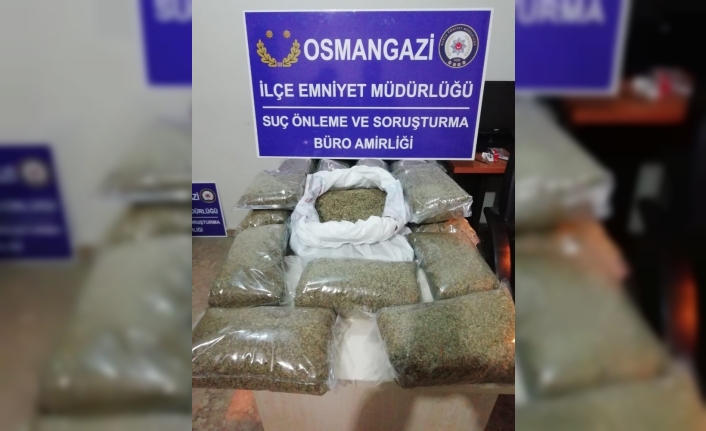 Kiralık araçtan 15 kilo uyuşturucu çıktı