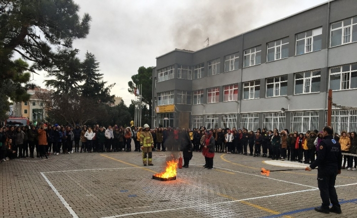 Okulda yangın tatbikatı