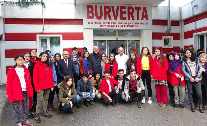 Yetim çocukları Muş’dan getirip Bursa’da sağlık taramasından geçirdiler