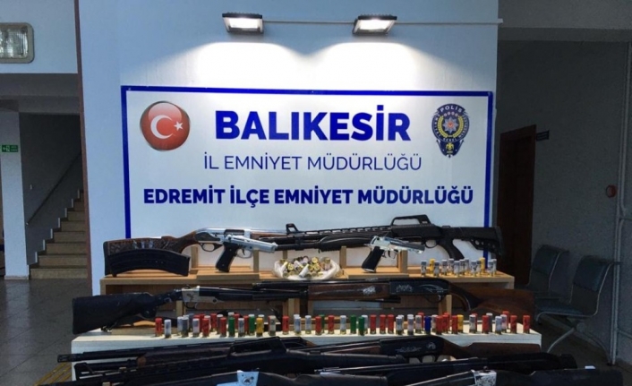 Balıkesir’de 35 silah ele geçirildi