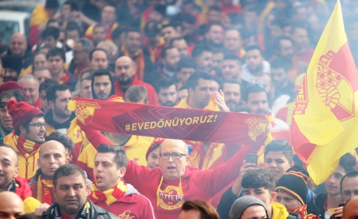 Binlerce Göztepe taraftarı yeni stadyuma yürüdü