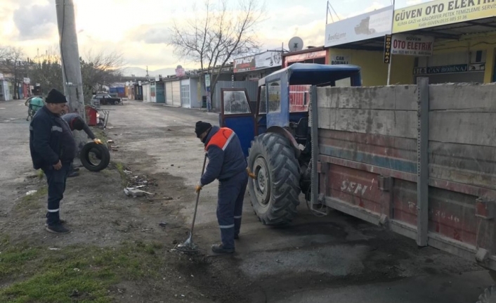 Burhaniye’de Sanayi Sitesi temizlendi