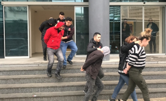 Bursa’da torbacı ve içicilere operasyon: 17 gözaltı
