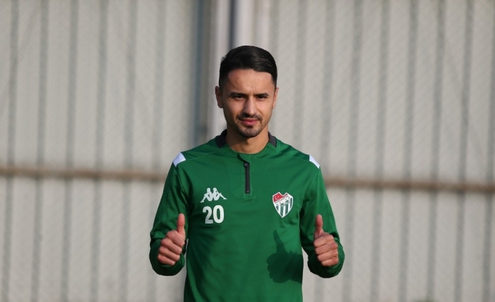 Bursaspor’da Musa Araz ile yollar ayrıldı