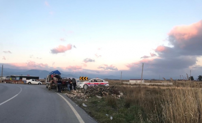 Devrilen traktörün altında kalan sürücü hayatını kaybetti