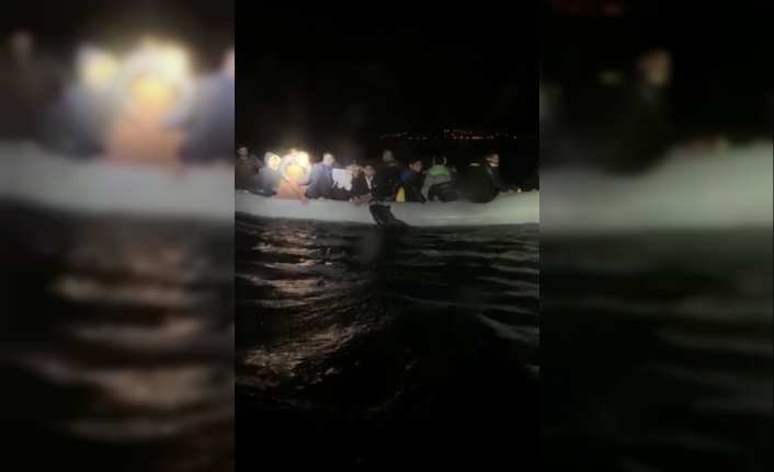 Dikili’de düzensiz göçmen botu ile Sahil Güvenlik botu çarpıştı